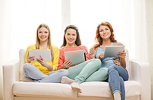 友谊,科技,互联网,概念,三个,微笑,少女,平板电脑,电脑,在家