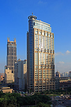 上海人民广场的商务楼