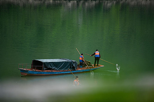 重庆酉阳,河道清漂,呵护一江碧水