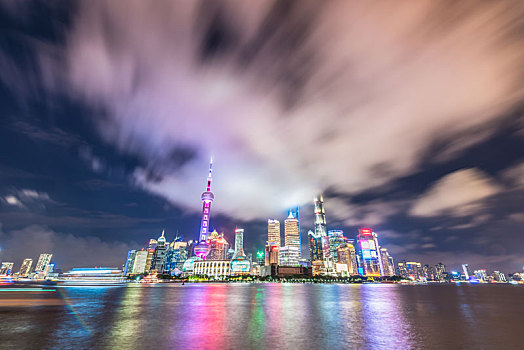 上海陆家嘴金融中心的高楼大厦cbd建筑群夜景
