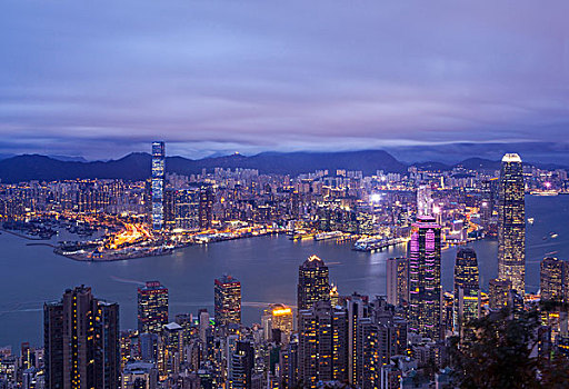 俯瞰港島維多利亞港