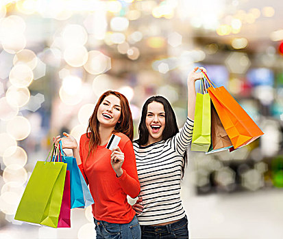 购物,销售,礼物,概念,两个,微笑,少女,购物袋,信用卡