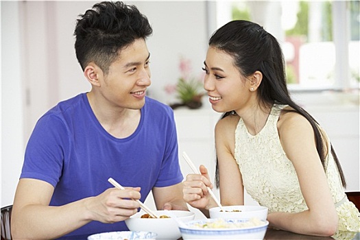 年轻,中国人,坐,夫妇,在家,吃,食物