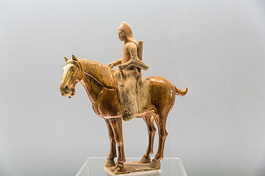 上海博物馆藏唐代彩色釉陶骑马女俑
