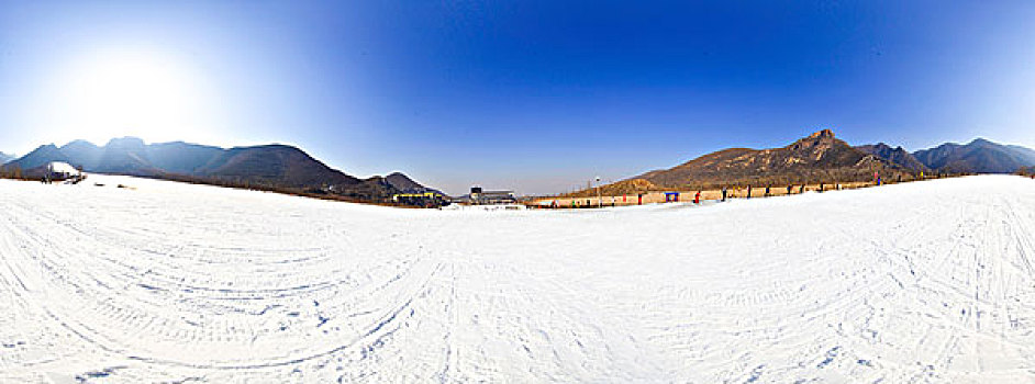 冬季滑雪场的雪道