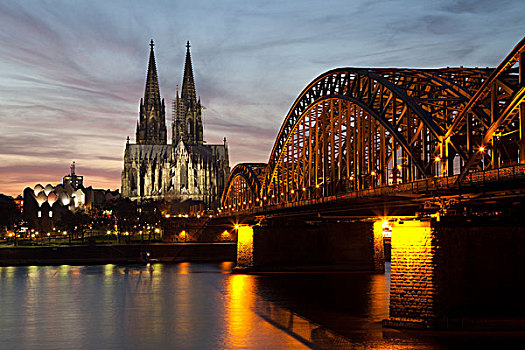 光亮,霍恩佐伦大桥,上方,莱茵河,科隆大教堂,音乐厅,科隆,莱茵兰,北莱茵-威斯特伐利亚,德国,欧洲