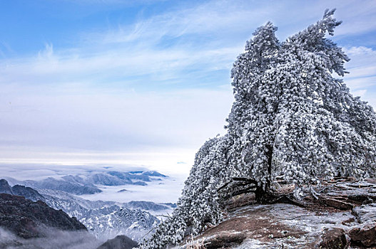 安徽黄山风景区冬雪云海风光