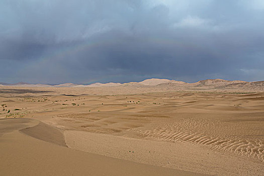 沙漠彩虹
