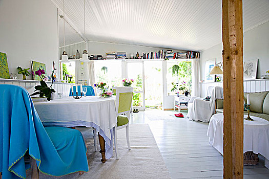 淡蓝色,毯子,上方,椅子,桌子,桌布,屋舍,室内,白色,木地板