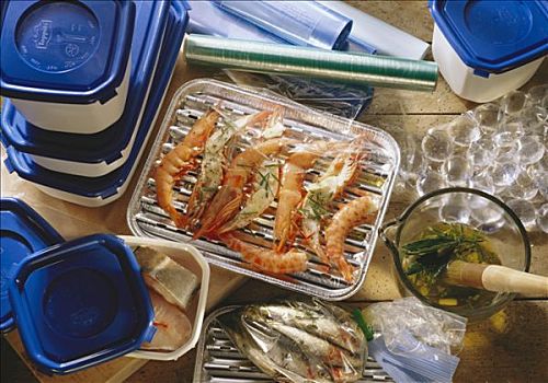 虾,鱼肉,包裹,烧烤盘,塑料罐