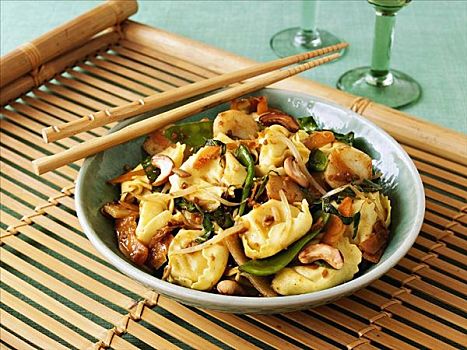 意大利式水饺,亚洲,蔬菜,腰果