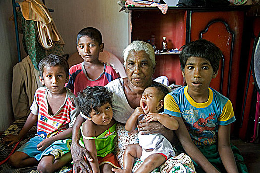 孙辈,十一月,2007年,斯里兰卡