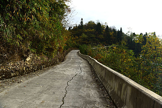 农村山区道路