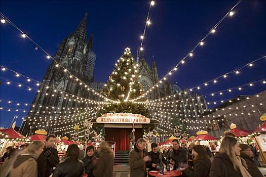 人,圣诞市场,正面,科隆大教堂,科隆,北莱茵威斯特伐利亚,德国,欧洲