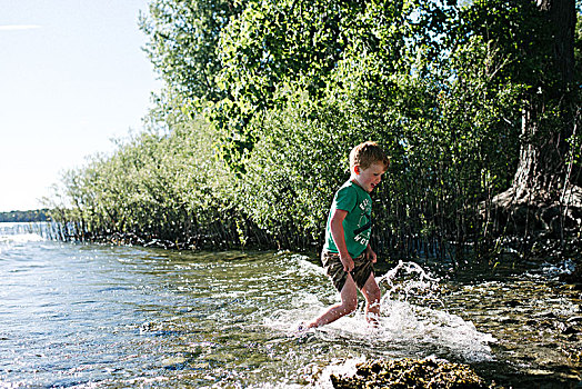 男孩,跑,水中,加拿大