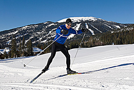中年,男人,越野滑雪,太阳,顶峰,胜地,不列颠哥伦比亚省,加拿大