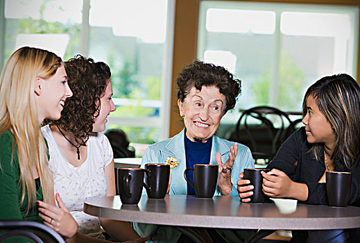老年,女人,交谈,上方,咖啡,女青年