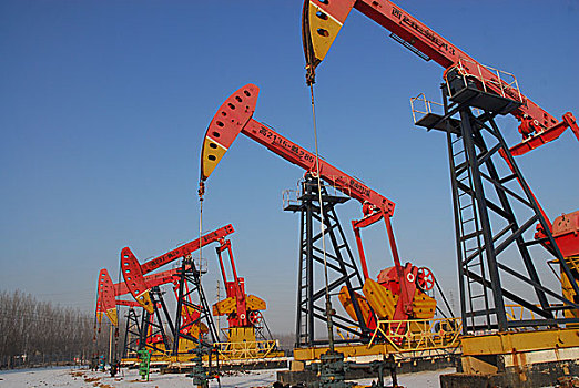 中国石油大庆油田采油抽油机