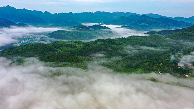 重庆酉阳乡村清晨雾景美如仙界