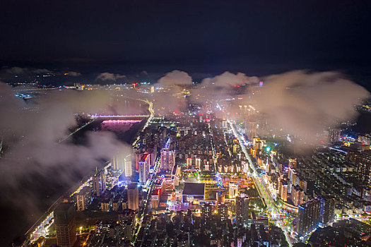 广西梧州,雨后云雾夜景如仙境