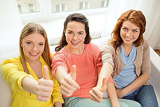 友谊,手势,高兴,概念,三个,女朋友,展示,竖大拇指,在家