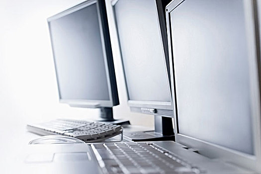 电脑屏幕,笔记本电脑,书桌