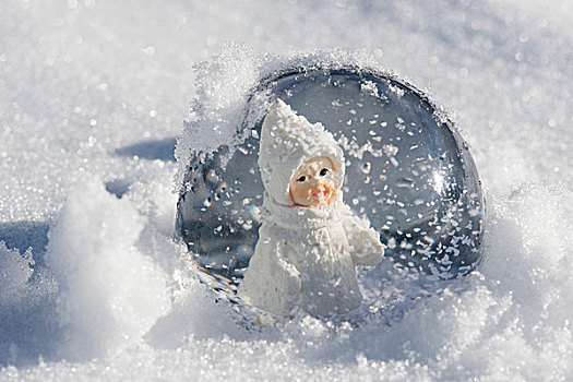 雪景球,小雕像,小女孩,冬天,衣服,坐,雪中