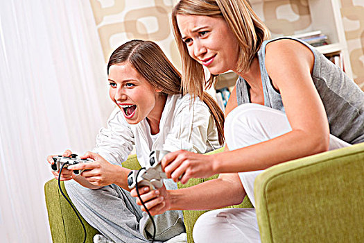 学生,两个,高兴,女青年,玩,电视,游戏,有趣