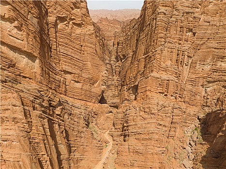 航拍新疆天山神秘大峡谷