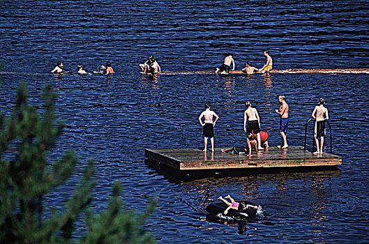 儿童,游泳,漂浮,湖,温哥华岛,不列颠哥伦比亚省,加拿大