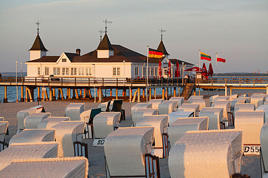 码头,阿尔贝克海滨,落日,乌瑟多姆岛,梅克伦堡前波莫瑞州,德国,欧洲