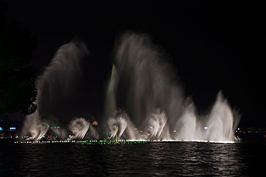 西湖夜景喷泉