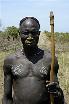 男人,莫西部落,嘴,涂绘,黄色,拿着,矛,金卡,埃塞俄比亚,非洲