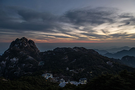 安徽黄山风景区日落风光