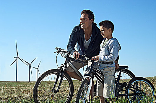 父子,自行车,风电场