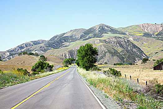 远景,道路,山,背景,加利福尼亚,美国