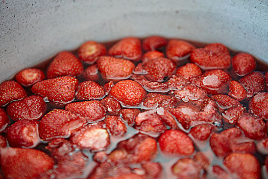 草莓,湿透,果酱,制作