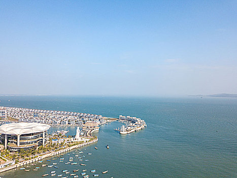 厦门海边游艇港航拍风景