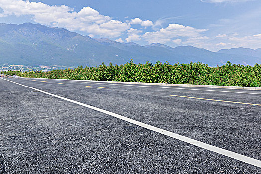 蓝天白云下的高速公路,汽车背景道路素材