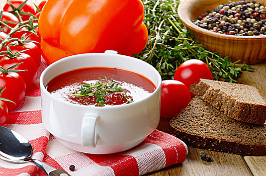 自制,酸辣冷汤,西红柿汤,白色,碗,健康饮食,概念