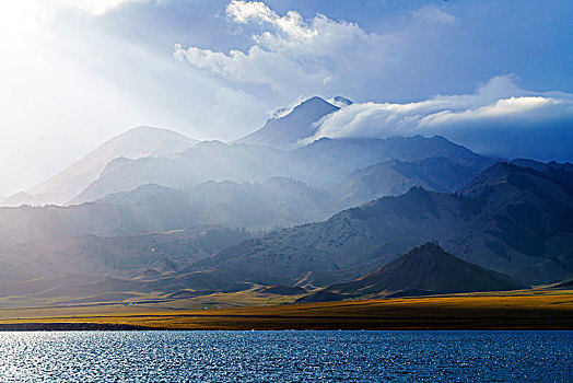 赛里木湖景区