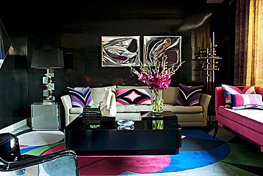 黑色,威尼斯,石膏,墙壁,彩色,丝绸,地毯,沙发,黑咖啡,桌子,优雅,客厅