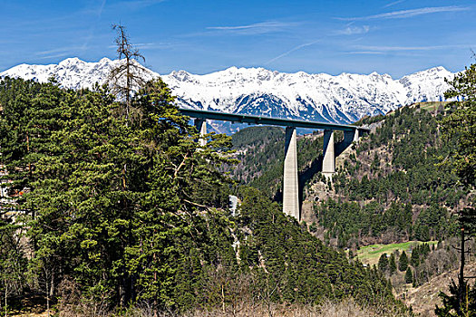 桥,道路,雪山,远景,因斯布鲁克,提洛尔,奥地利,欧洲