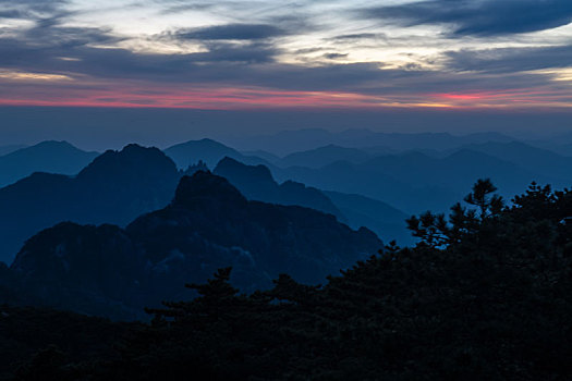 安徽黄山风景区日落风光