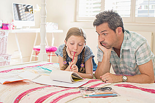 父亲,帮助,女儿,家庭作业