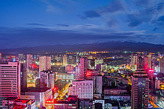 乌鲁木齐晚霞绚烂夜景