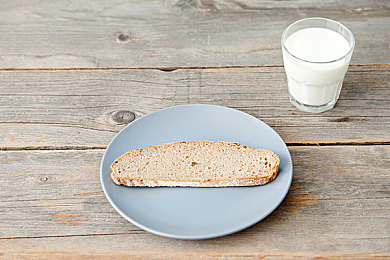 牛奶面包图片