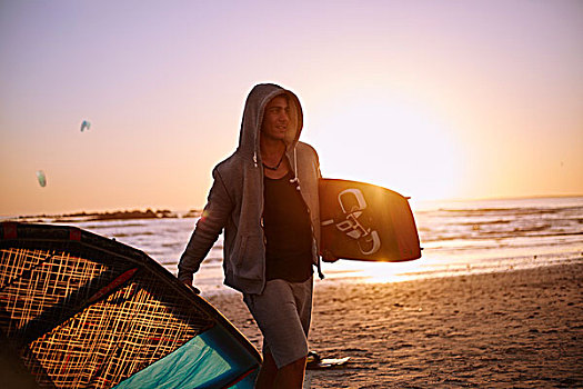 男人,兜帽,风筝冲浪,设备,日落海滩