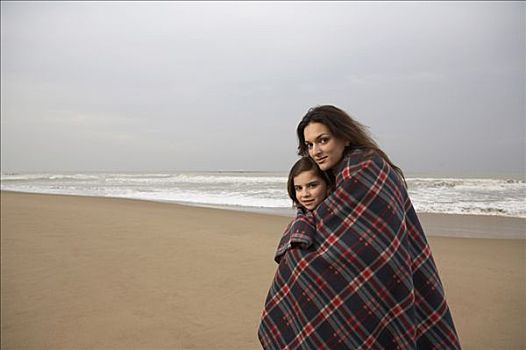 母女,911事件,毯子,海滩