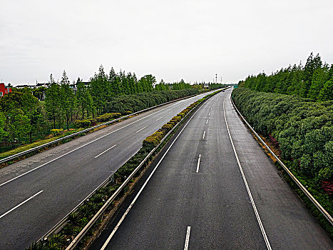 高空眺望高速路